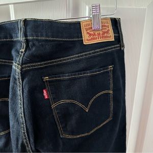 Levi Dark Wash Skinny Jeans